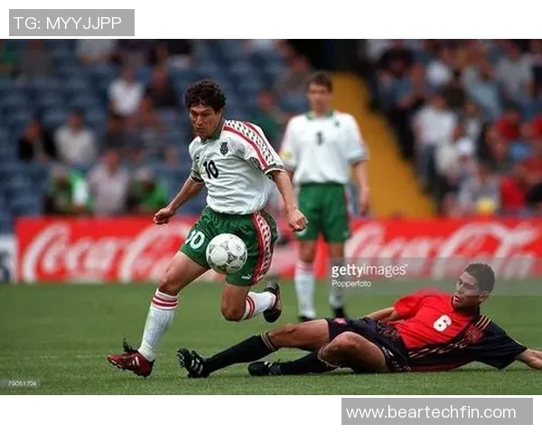 足球明星风采各异的精彩瞬间与独特魅力的照片展示