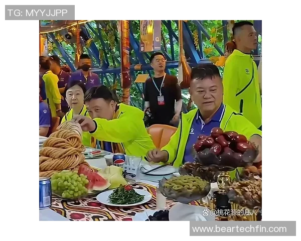 香港足球明星队在贵州展现风采助力地方足球发展与文化交流